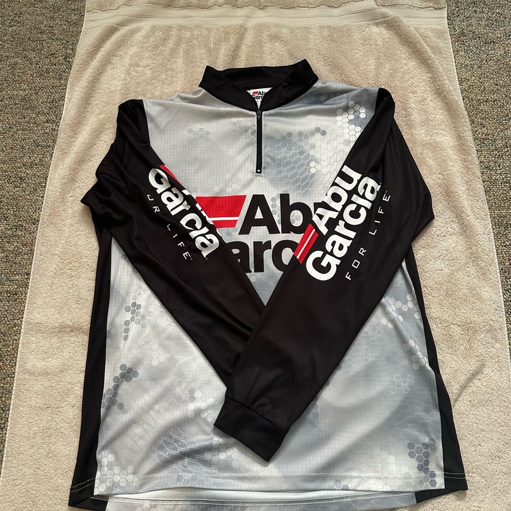 Abu Garcia Team Fishing Shirt - Picture 2 of 3
